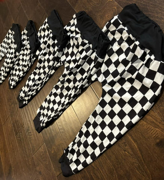 12-18  ʀᴇᴀᴅʏ ᴛᴏ ꜱʜɪᴘ! Checks Joggers TDB Exclusive