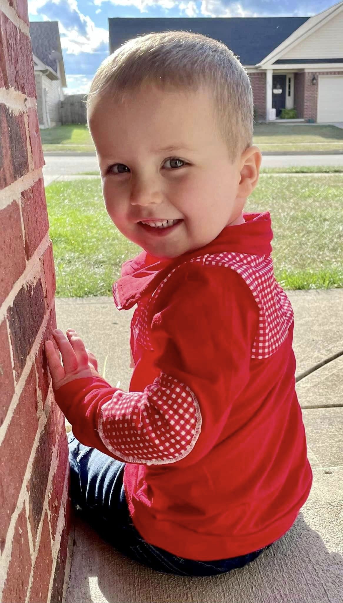 ᴡᴇᴇᴋʟʏ ᴘʀᴇ ᴏʀᴅᴇʀ Pullover- Red Plaid with Elbow Patches Quarter Zip