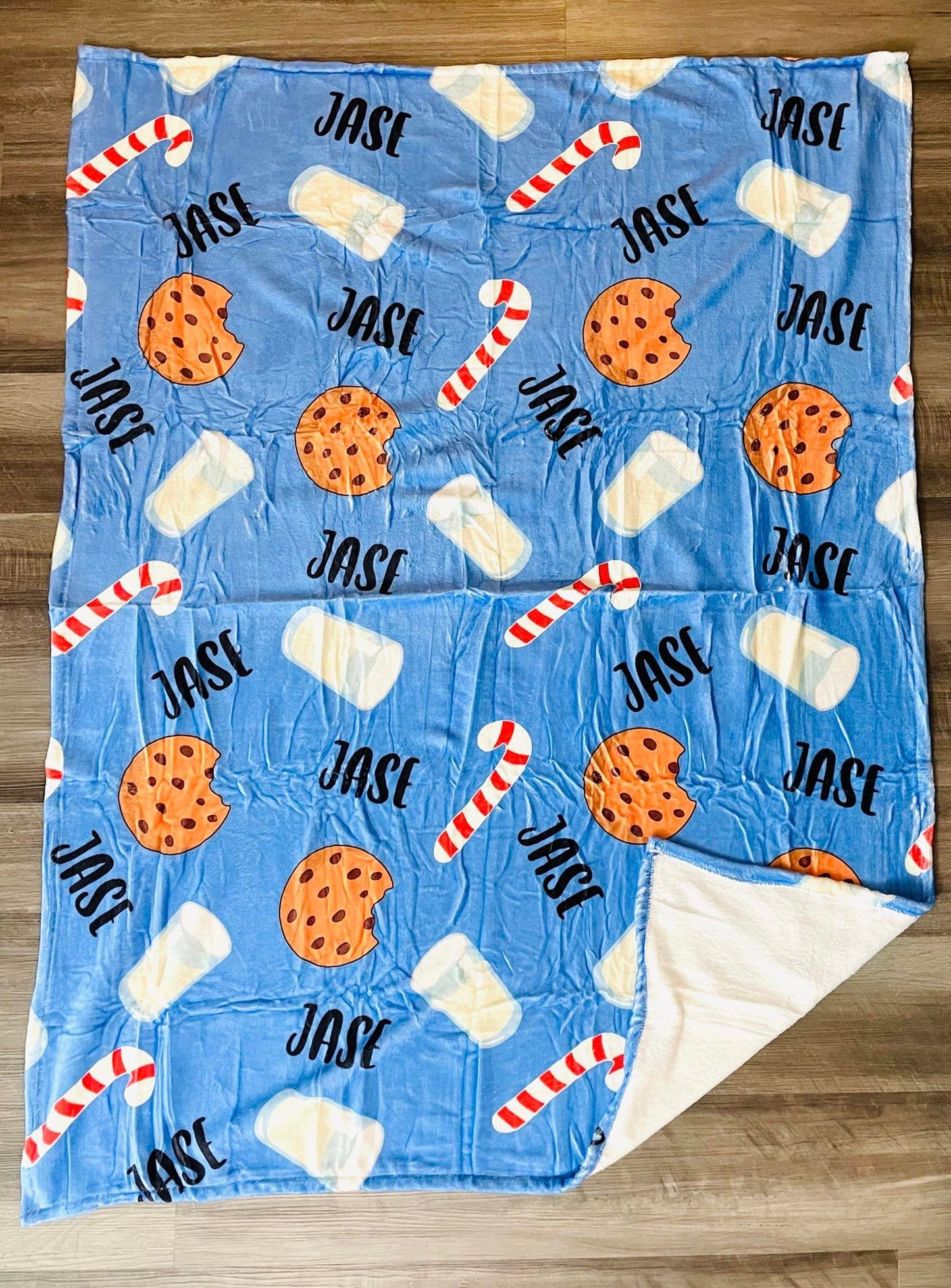 Basic Christmas Eve Box (30x40" Blanket/Personalized Gingerbread Plush/Pajamas)