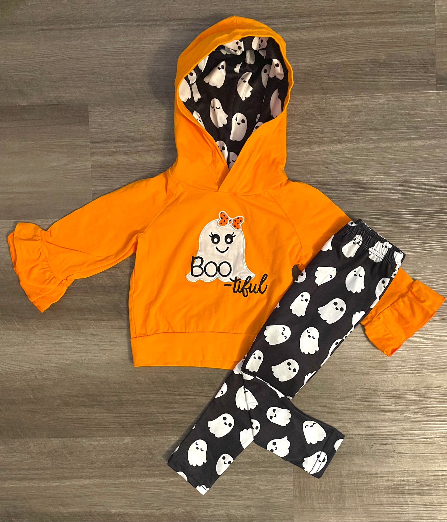 *UPDATED* 2T    ʀᴇᴀᴅʏ ᴛᴏ ꜱʜɪᴘ! BOO-tiful Ruffle Hoodie Set