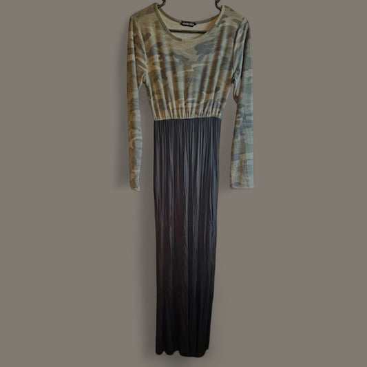 $6.25 at checkout! Small Adult Dress *CLOSEOUT SALE*