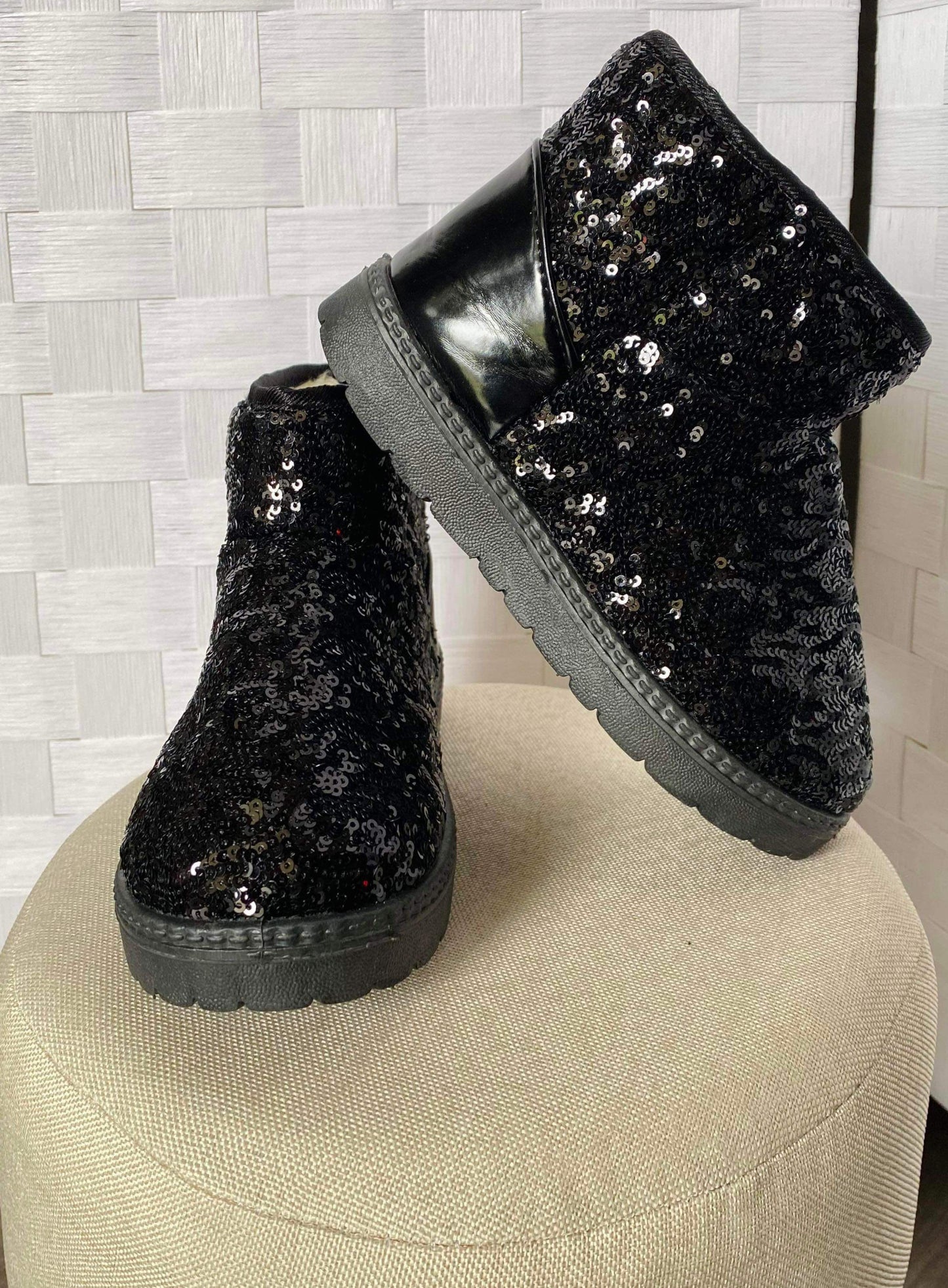 4C 12C ʀᴇᴀᴅʏ ᴛᴏ ꜱʜɪᴘ! Black Sequin Boots TTS