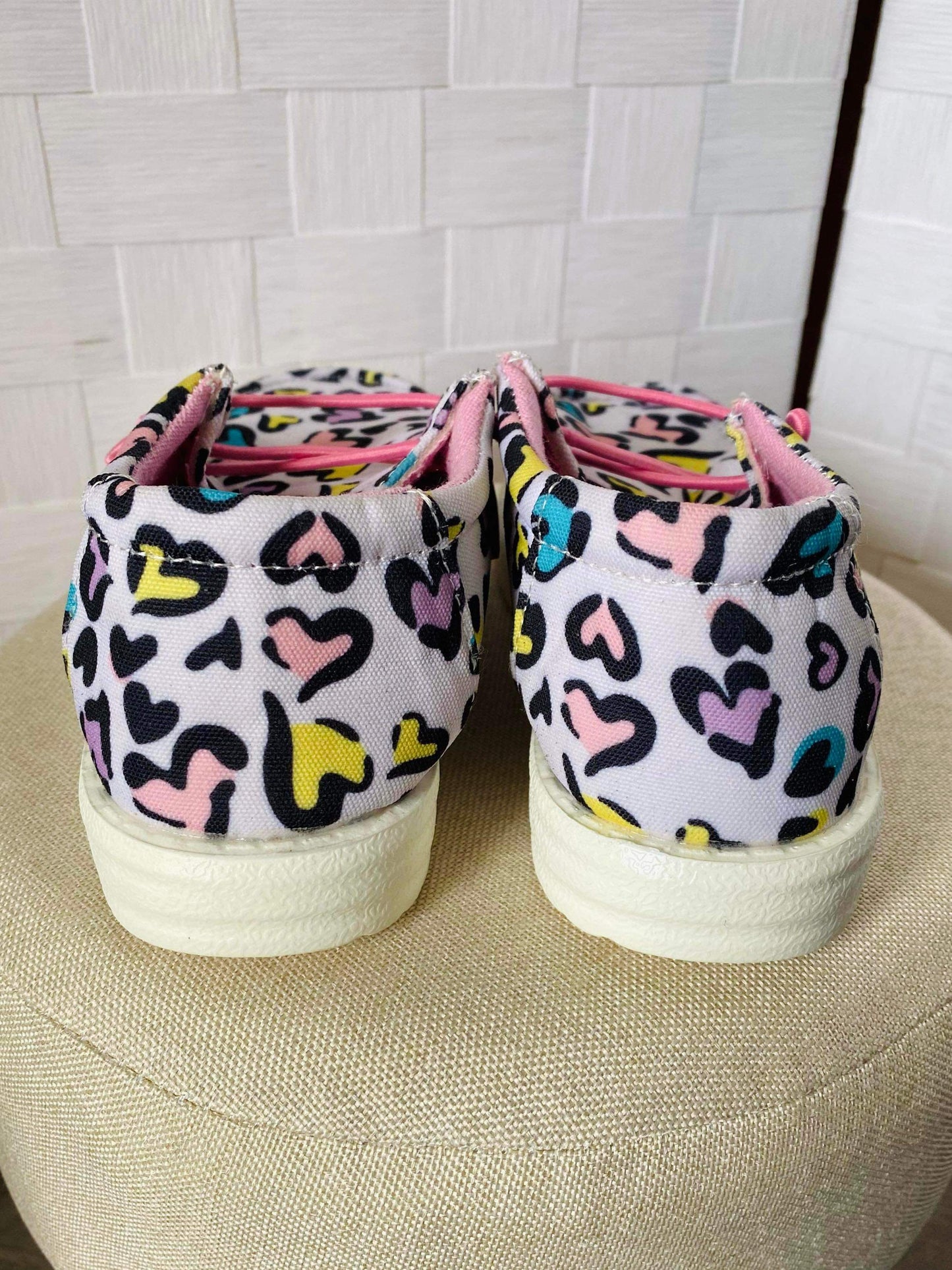 11C  ʀᴇᴀᴅʏ ᴛᴏ ꜱʜɪᴘ! Hearts Inspired Shoes 11C